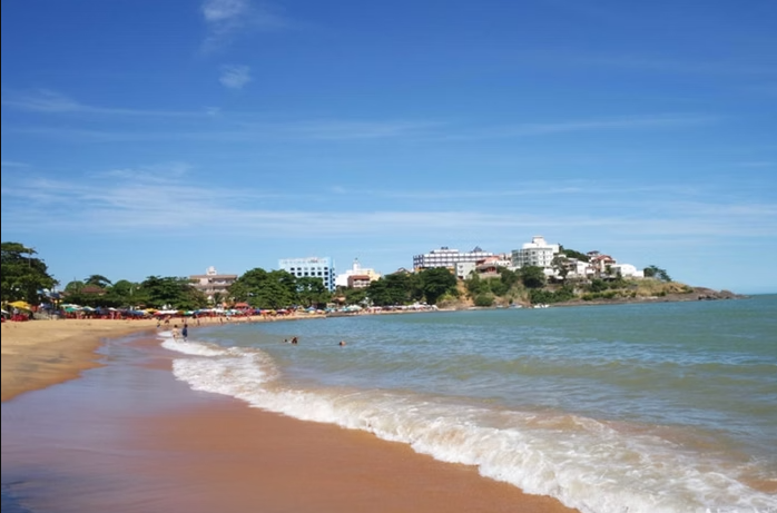 Policial Civil do DF é levado à delegacia após filmar jovem na praia